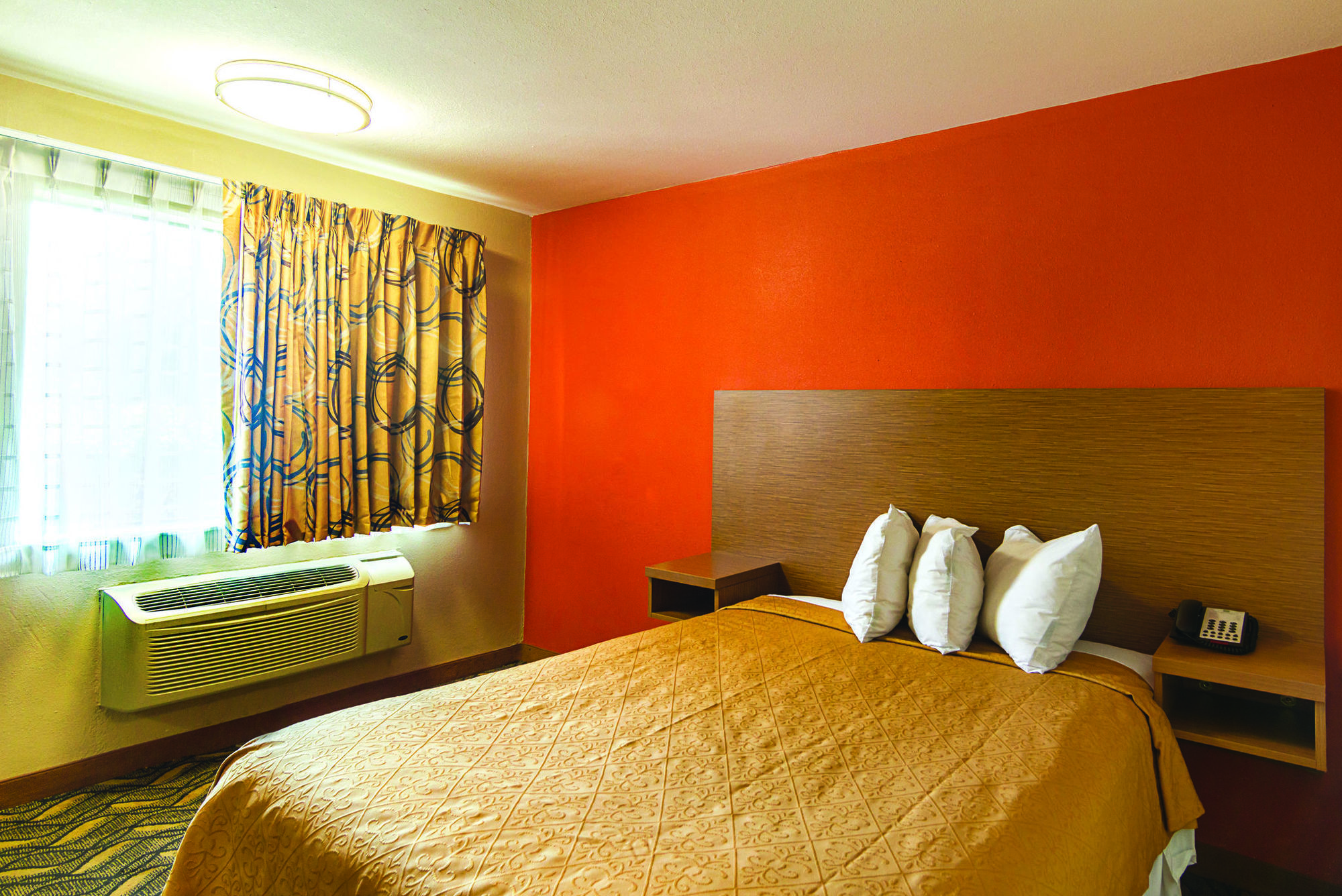 Days Inn & Suites By Wyndham Arlington Near Six Flags Стая снимка