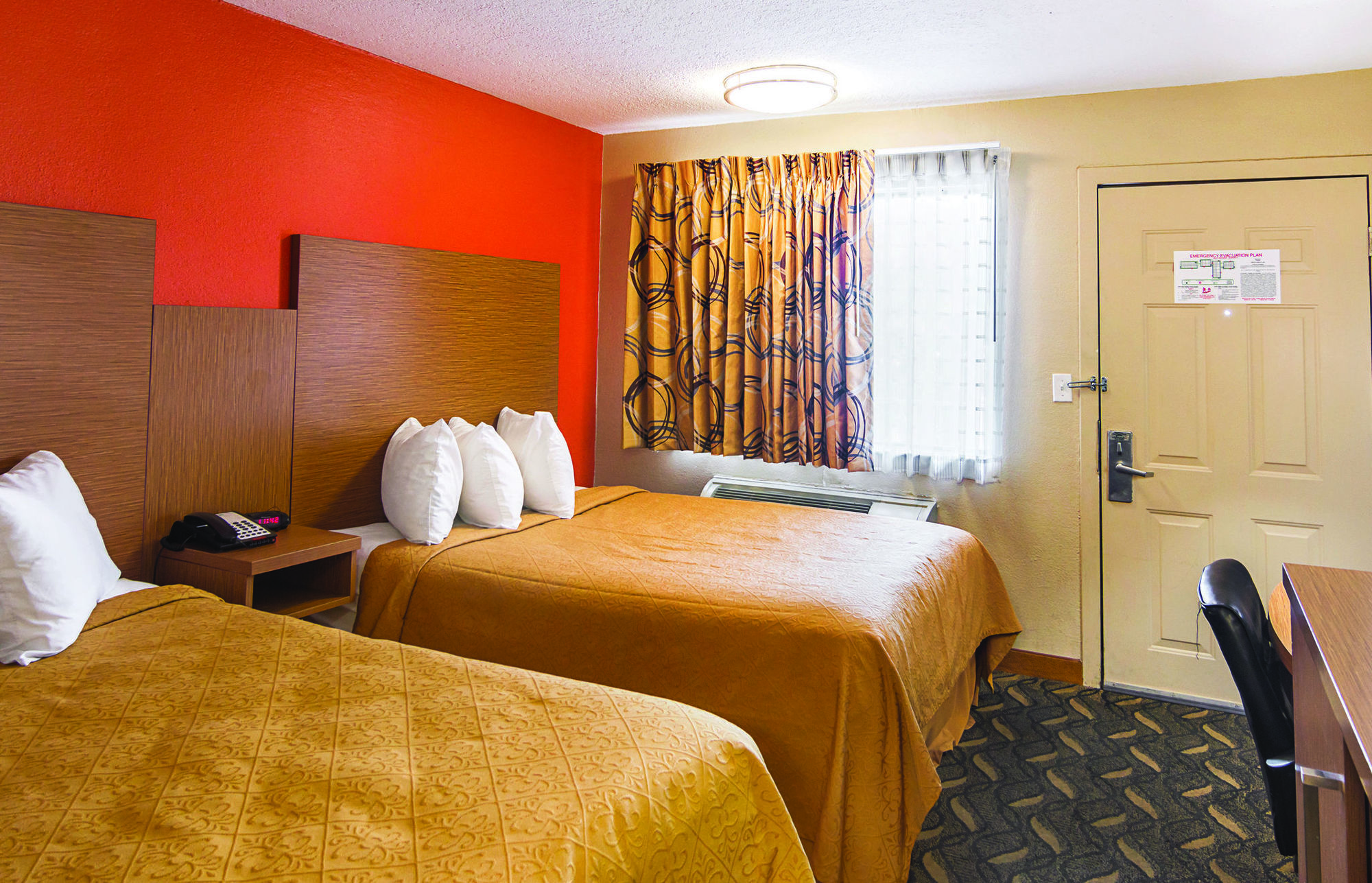 Days Inn & Suites By Wyndham Arlington Near Six Flags Стая снимка